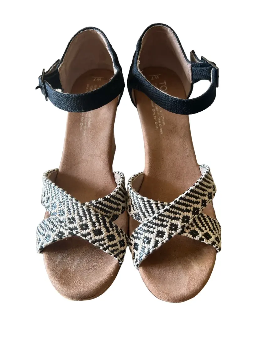 Toms 女式 Sienna 软木楔形踝带凉鞋黑色/象牙色露趾 7W 码-