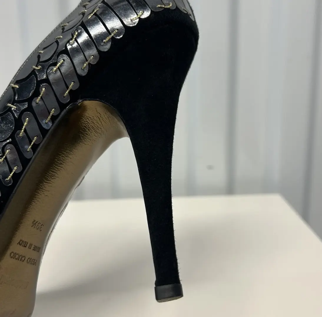 ROBERTO CAVALLI 鱼鳞金属银色黑色麂皮绒露趾高跟鞋 39.5 码-