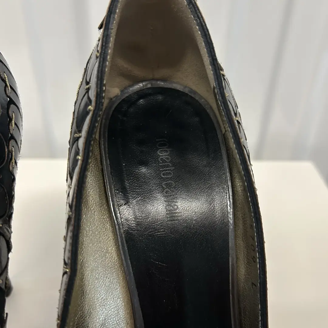 ROBERTO CAVALLI 鱼鳞金属银色黑色麂皮绒露趾高跟鞋 39.5 码-