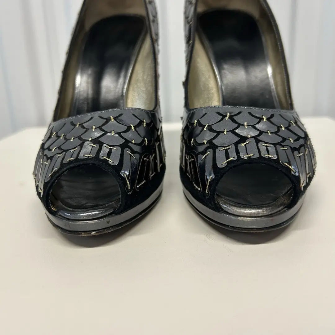 ROBERTO CAVALLI 鱼鳞金属银色黑色麂皮绒露趾高跟鞋 39.5 码-