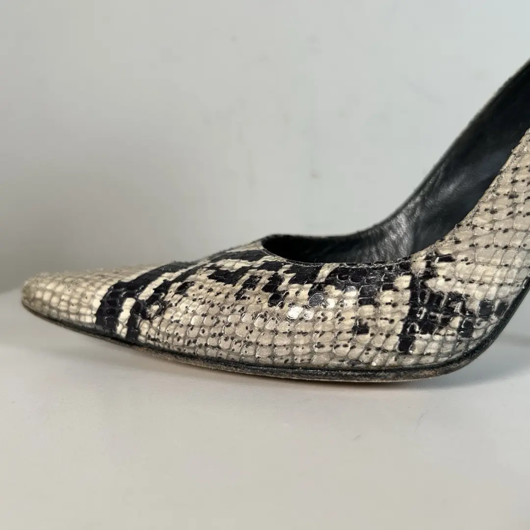 复古 90 年代/Y2K Stuart Weitzman 蛇皮尖头高跟鞋中跟鞋女式 7M 码-