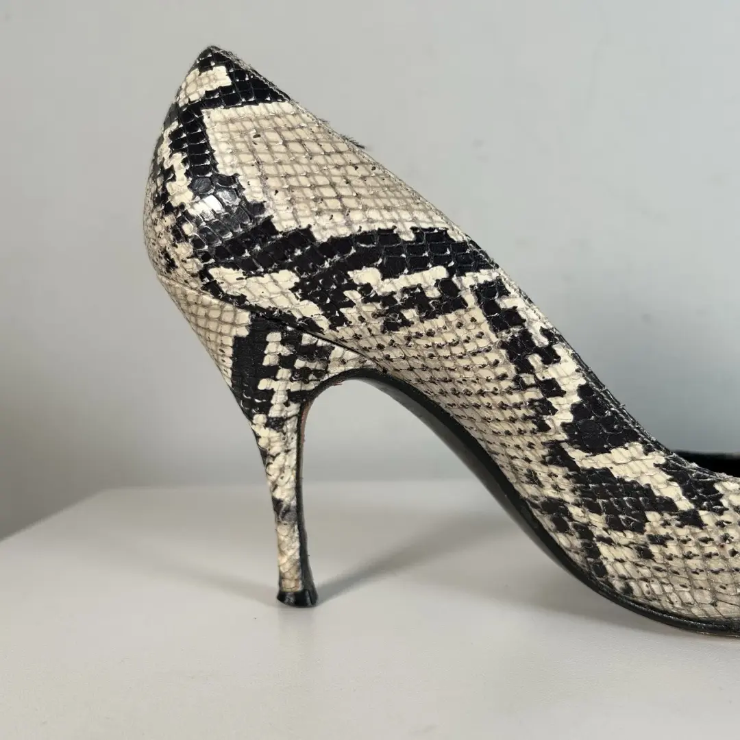 复古 90 年代/Y2K Stuart Weitzman 蛇皮尖头高跟鞋中跟鞋女式 7M 码-