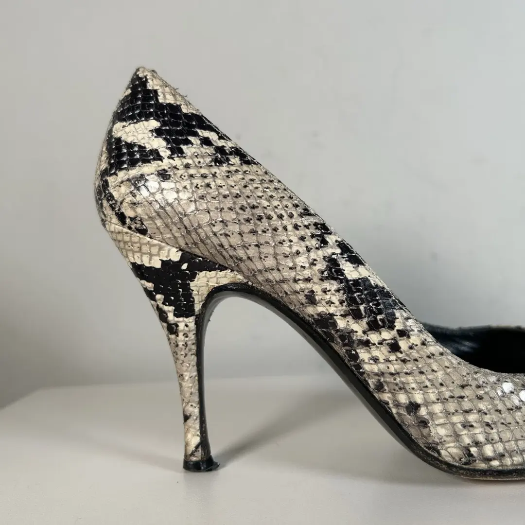 复古 90 年代/Y2K Stuart Weitzman 蛇皮尖头高跟鞋中跟鞋女式 7M 码-