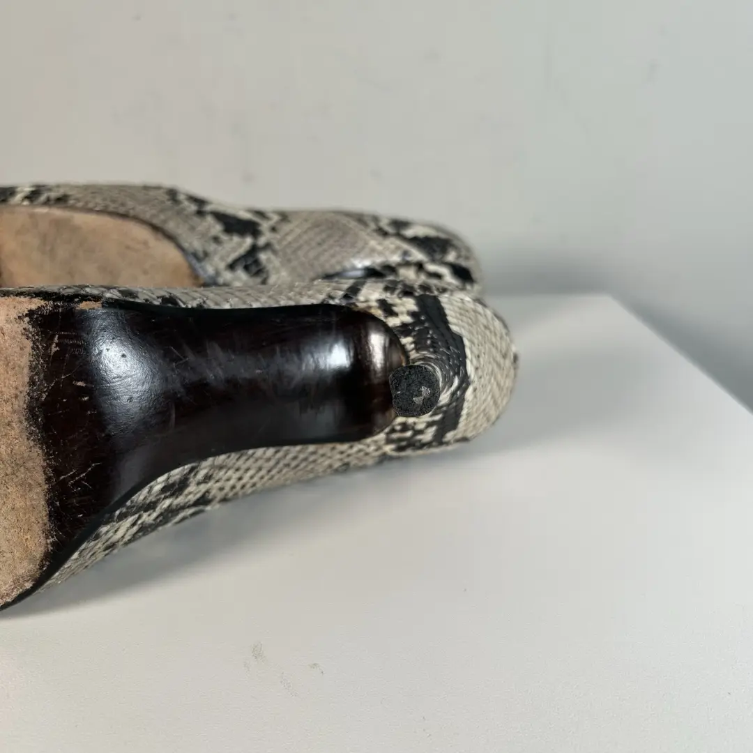 复古 90 年代/Y2K Stuart Weitzman 蛇皮尖头高跟鞋中跟鞋女式 7M 码-