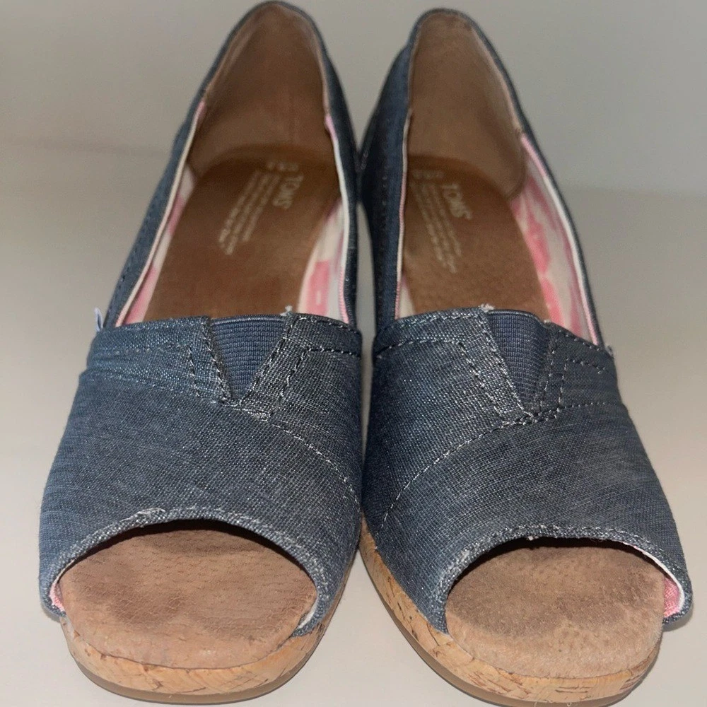 TOMS 女士 Stella 软木楔形金属蓝色牛仔面料偷窥鞋头 8.5 码-