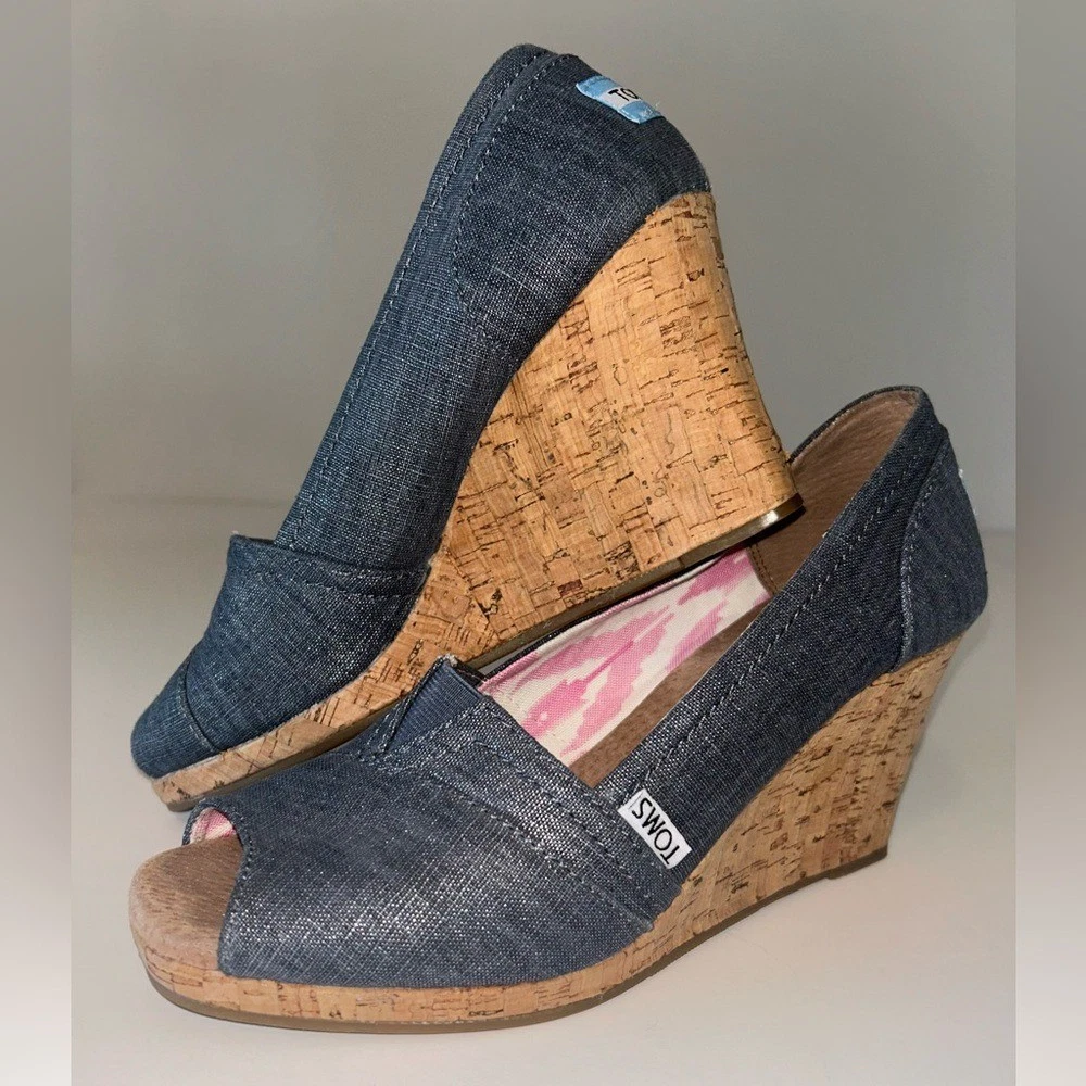 TOMS 女士 Stella 软木楔形金属蓝色牛仔面料偷窥鞋头 8.5 码-