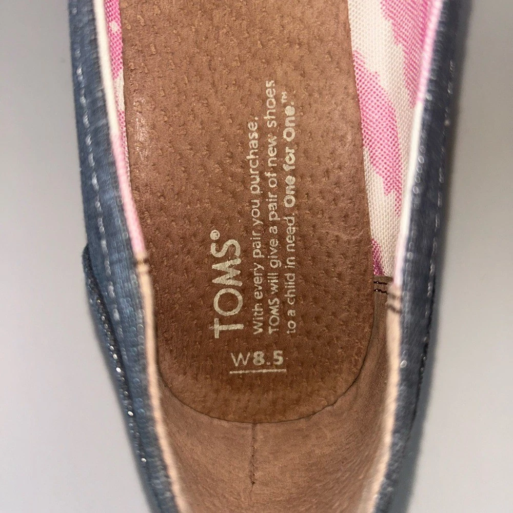 TOMS 女士 Stella 软木楔形金属蓝色牛仔面料偷窥鞋头 8.5 码-