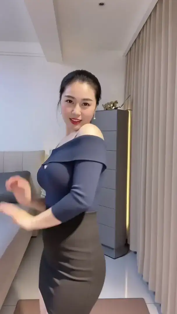 #微胖女人最好看 #这样的身材打几分 #成熟女人味 #性感丰满迷人气质女人