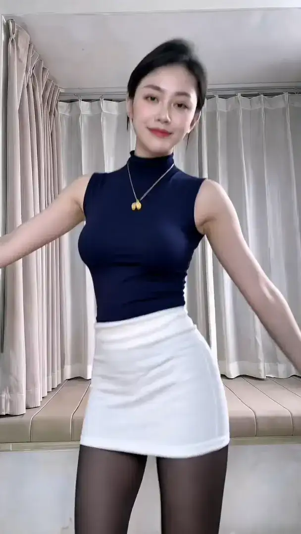 玉芬啊玉芬 #性感丰满迷人气质女人 #正常穿搭无不良引导 #性感女神 #完美身材