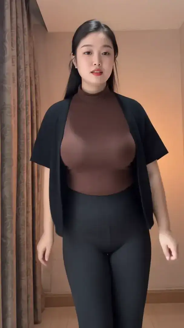 #微胖女人最好看 #微胖女人是极品 #正常穿搭无不良引导 #这样的身材打几分