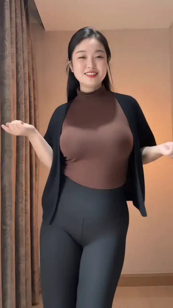 #微胖女人最好看 #微胖女人是极品 #正常穿搭无不良引导 #这样的身材打几分
