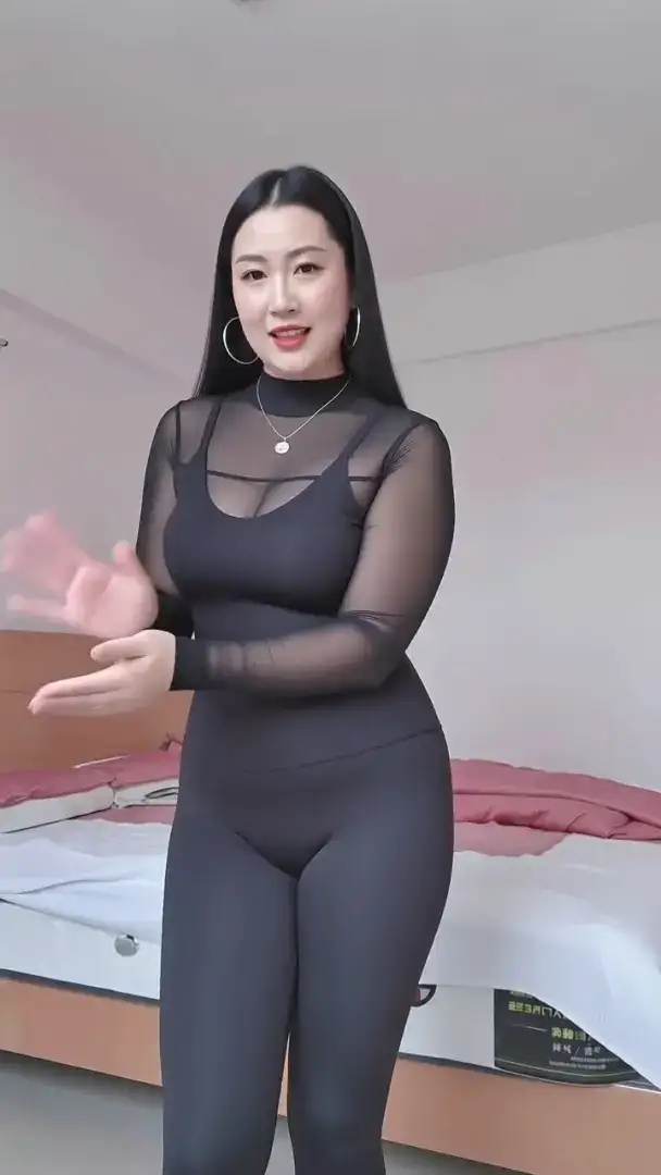 #成熟女人味十足 #成熟女人味 #微胖女人才是极品 #骑一场春日限定