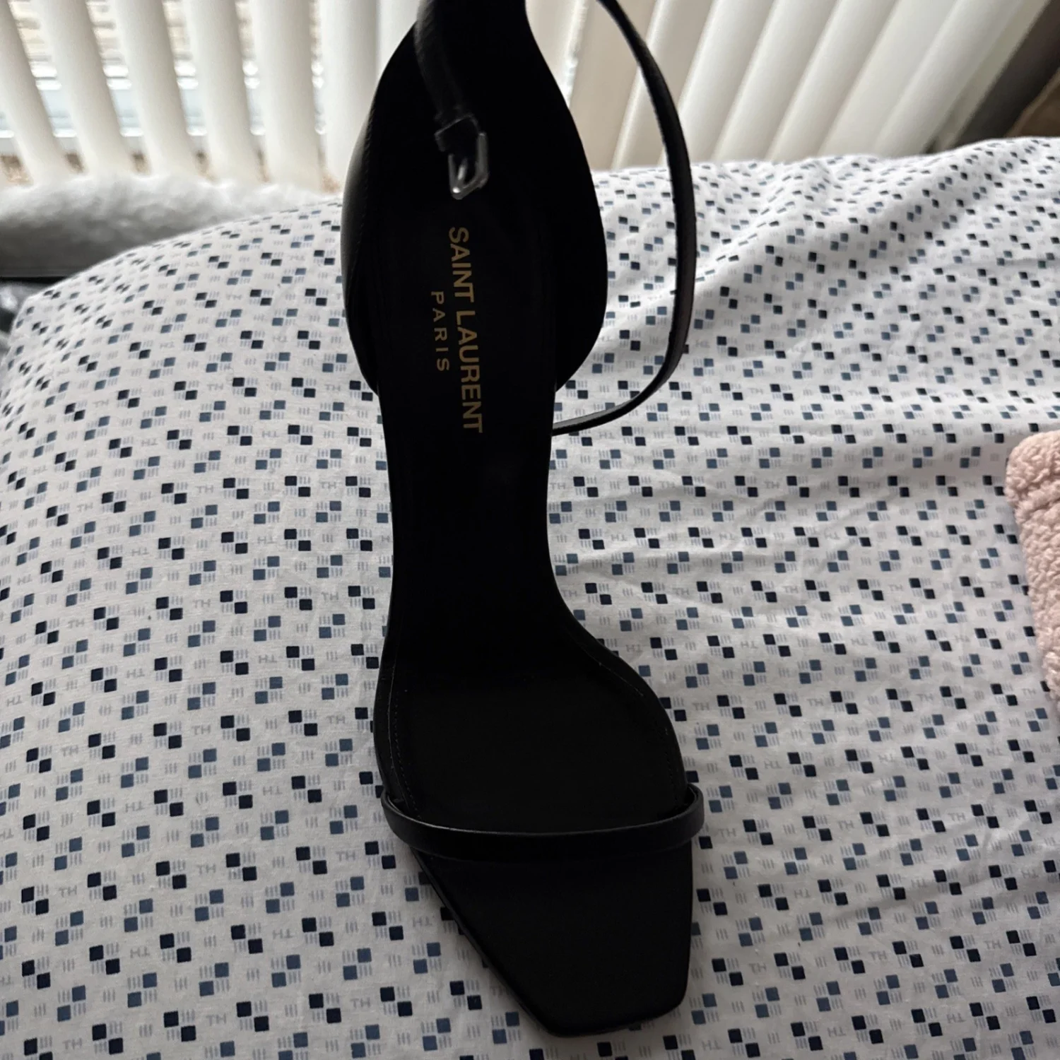 Yves Saint Laurent YSL女式Opyum标志高跟鞋凉鞋-
