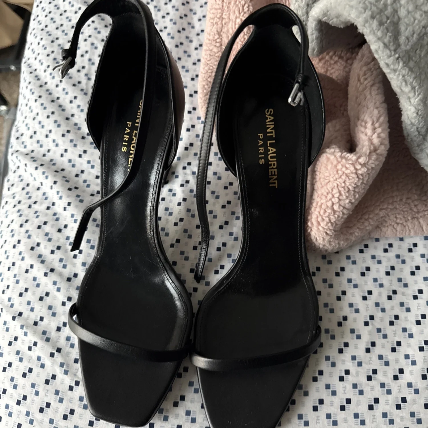 Yves Saint Laurent YSL女式Opyum标志高跟鞋凉鞋-