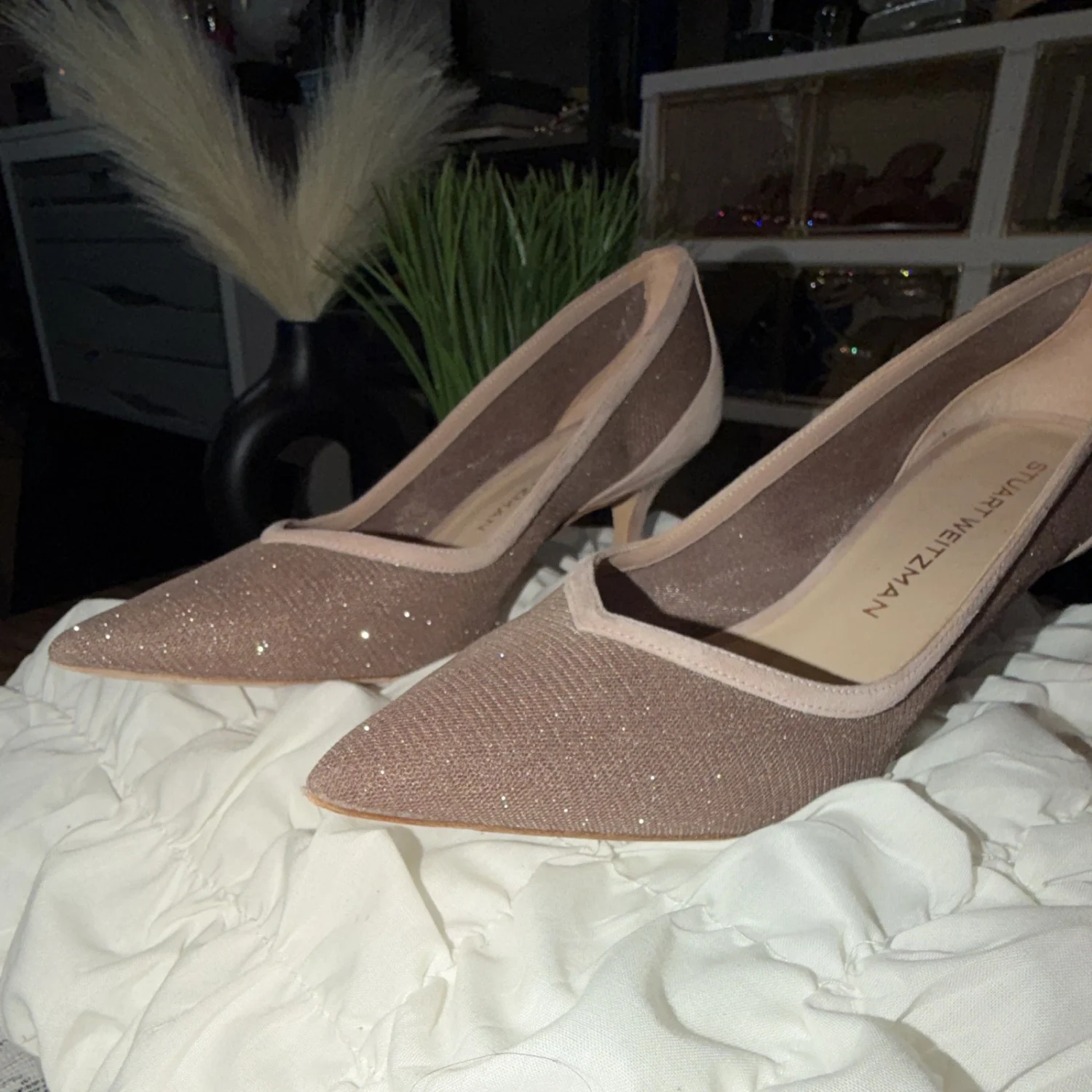 Stuart Weitzman 米色闪光尖头懒人中跟鞋,美国 7B-