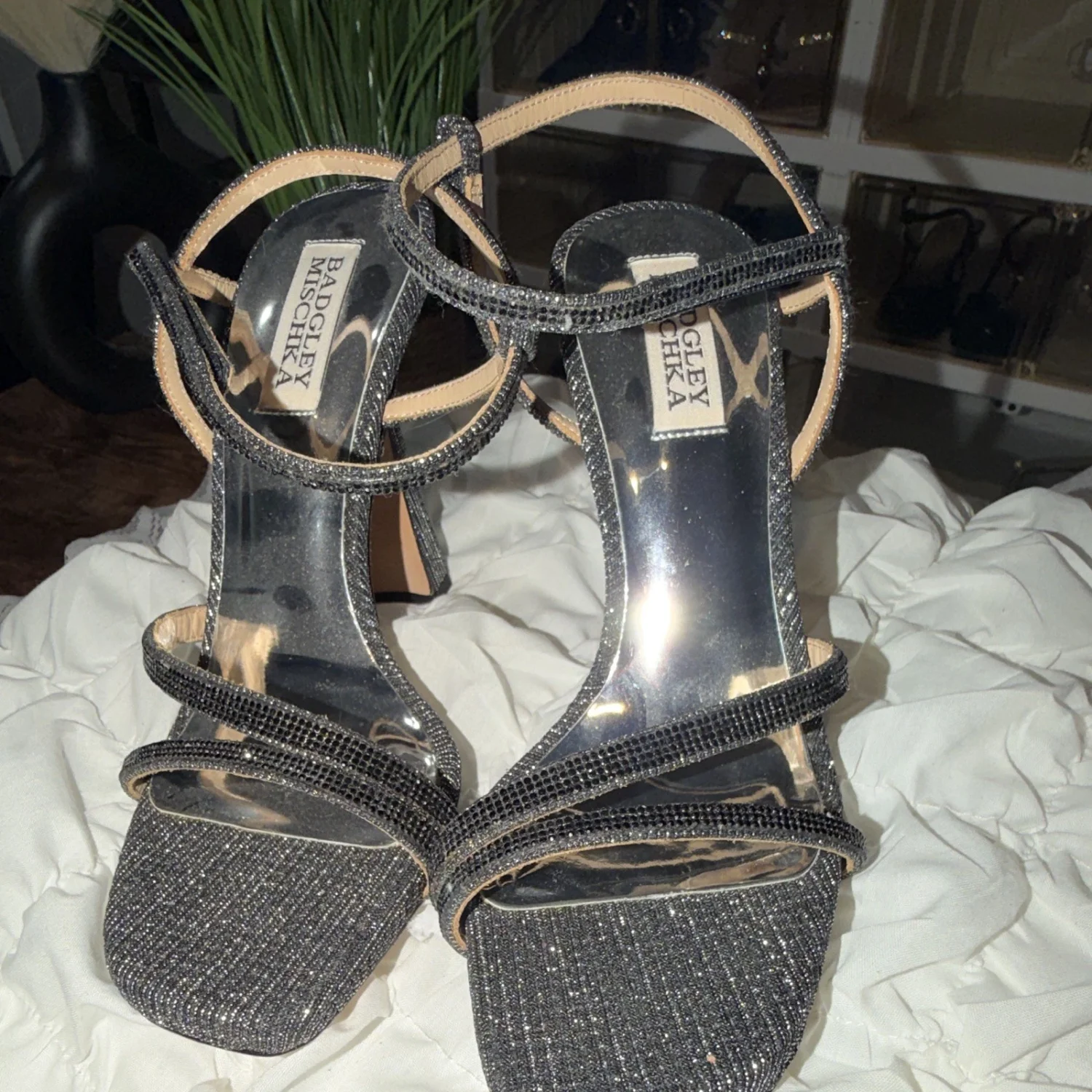 Badgley Mischka 黑色闪光绑带踝带露趾粗跟,7.5-