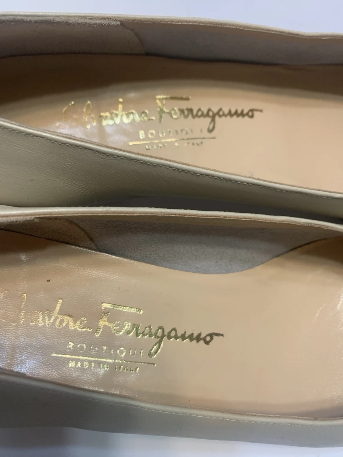 米色女士 Ferragamo 泵尺寸 9 N 经典复古芭蕾舞/弓脚趾-