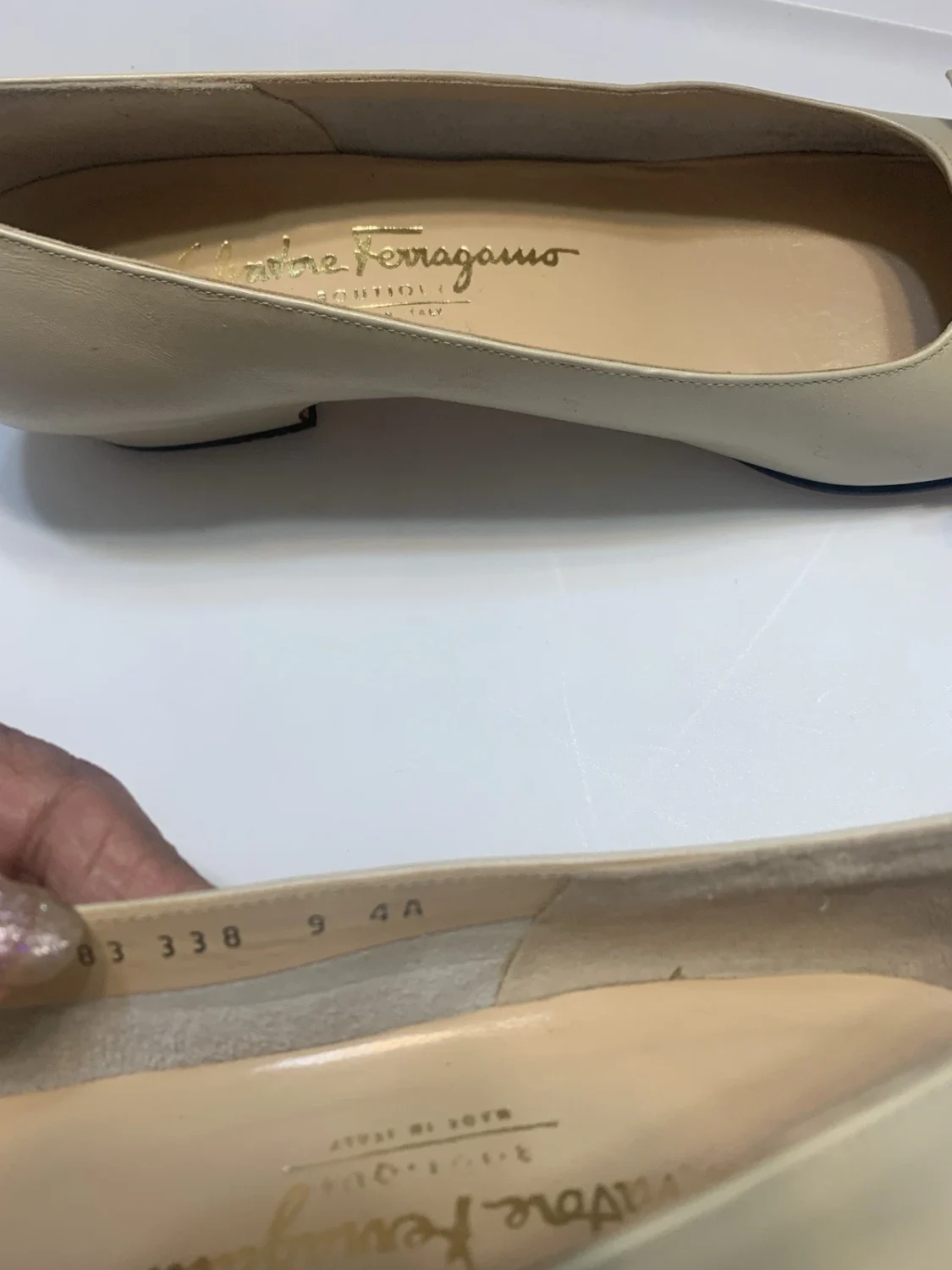 米色女士 Ferragamo 泵尺寸 9 N 经典复古芭蕾舞/弓脚趾-