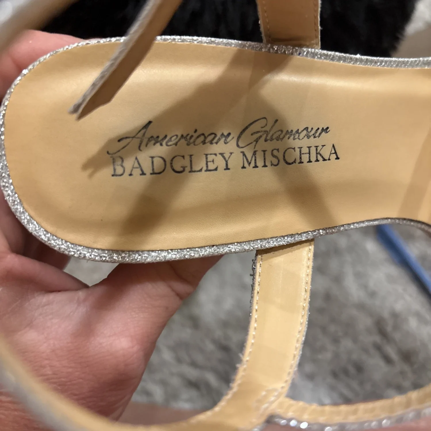 Badgley Mischka 金属色凉鞋 8.5 American Glamour 银色闪光鞋-