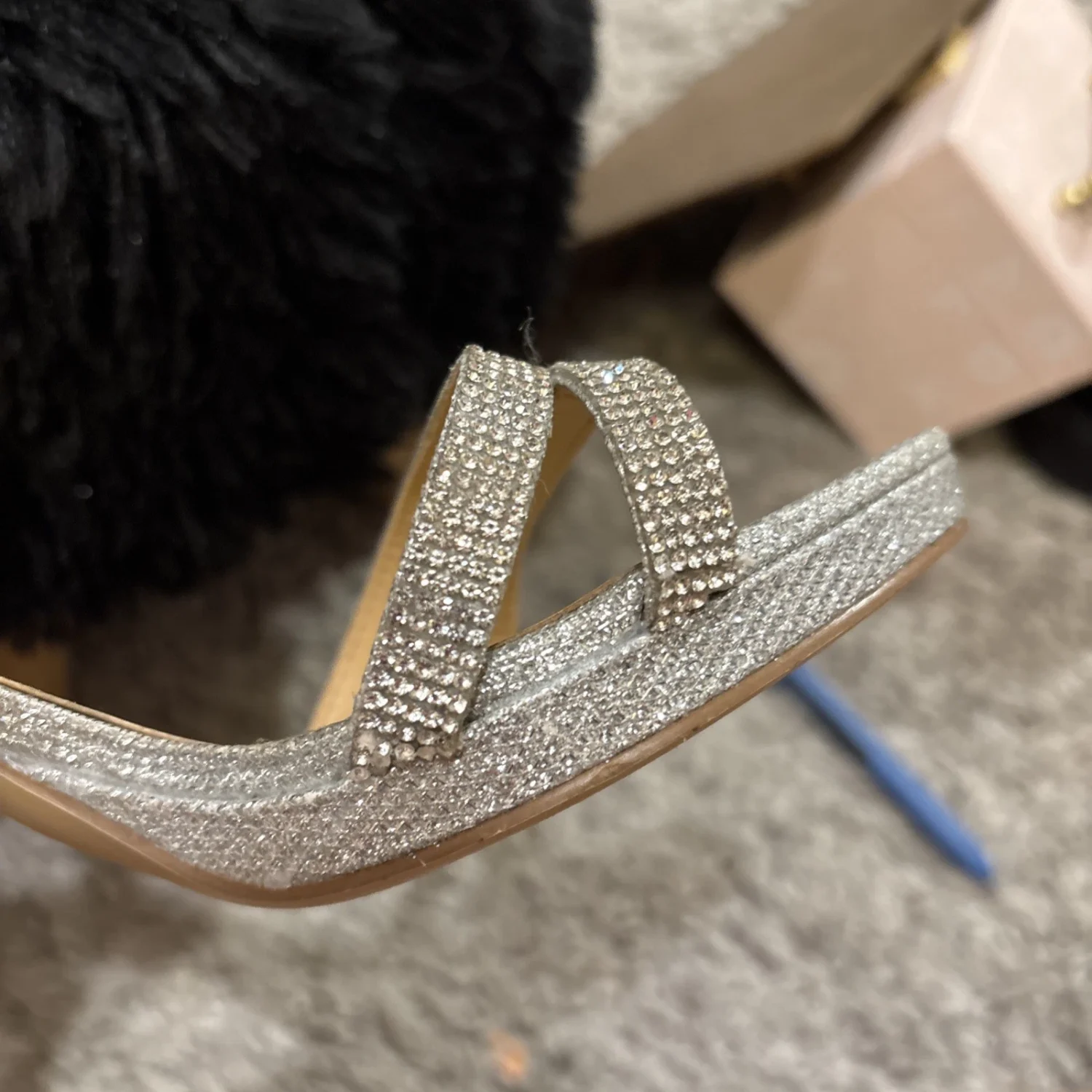 Badgley Mischka 金属色凉鞋 8.5 American Glamour 银色闪光鞋-