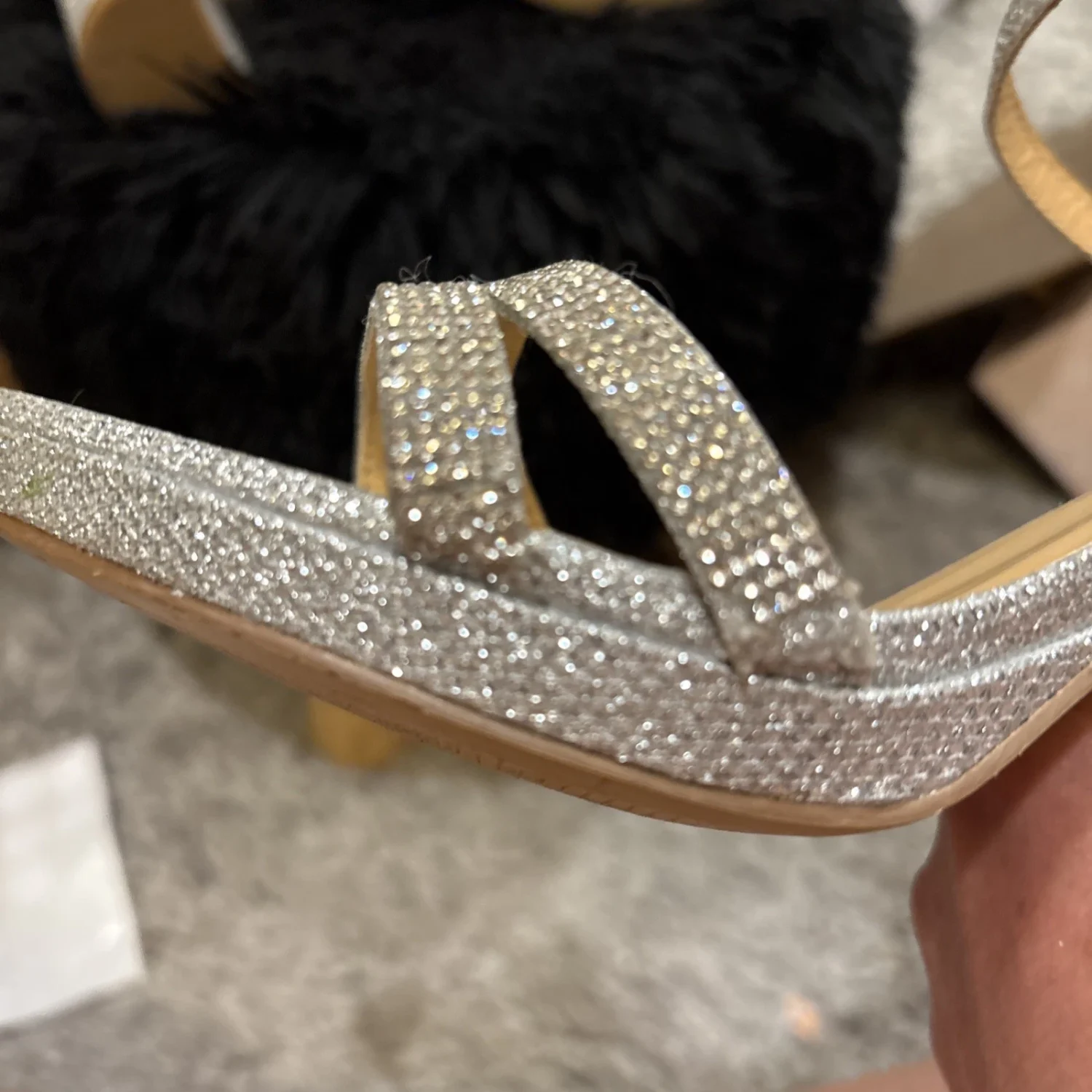 Badgley Mischka 金属色凉鞋 8.5 American Glamour 银色闪光鞋-