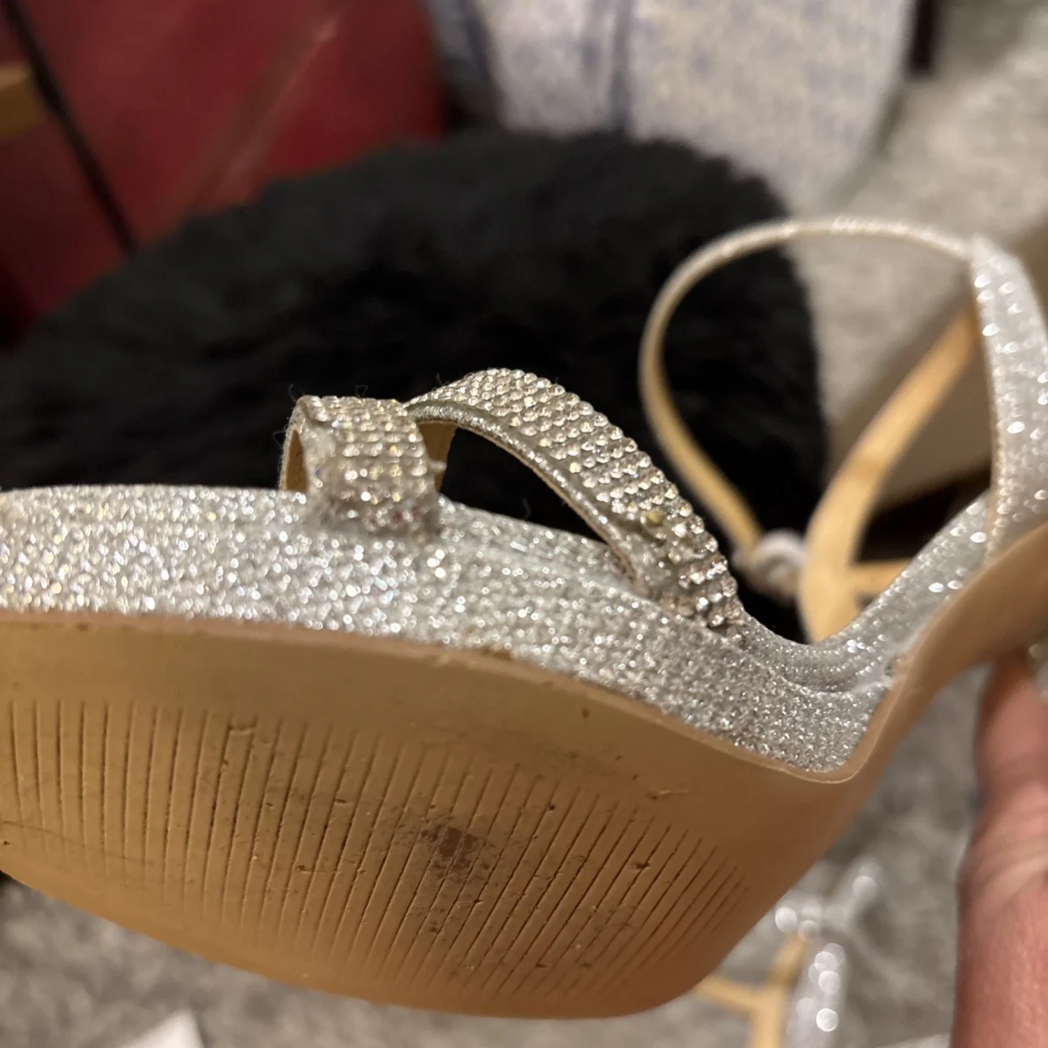 Badgley Mischka 金属色凉鞋 8.5 American Glamour 银色闪光鞋-