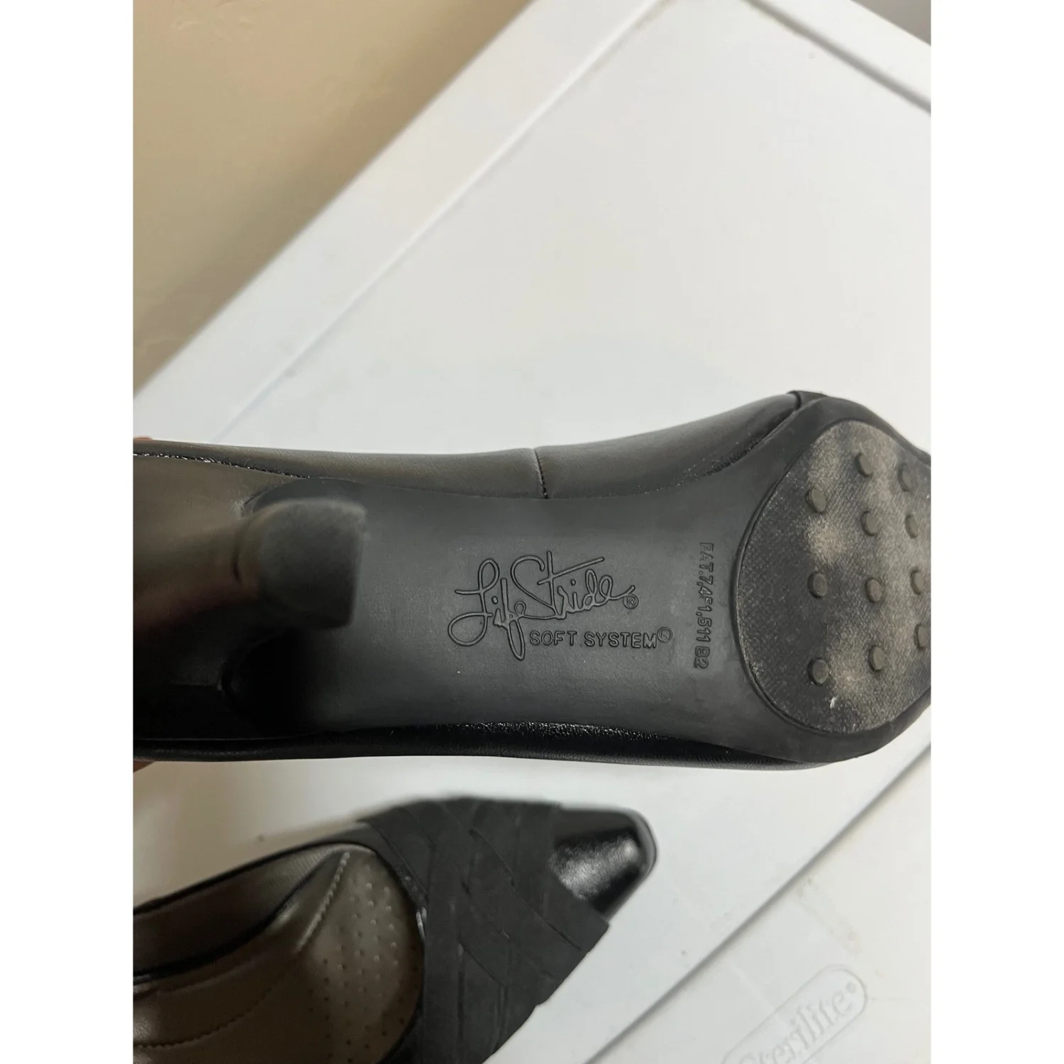 LifeStride Soft System 女式黑色皮革尖头粗跟高跟鞋-