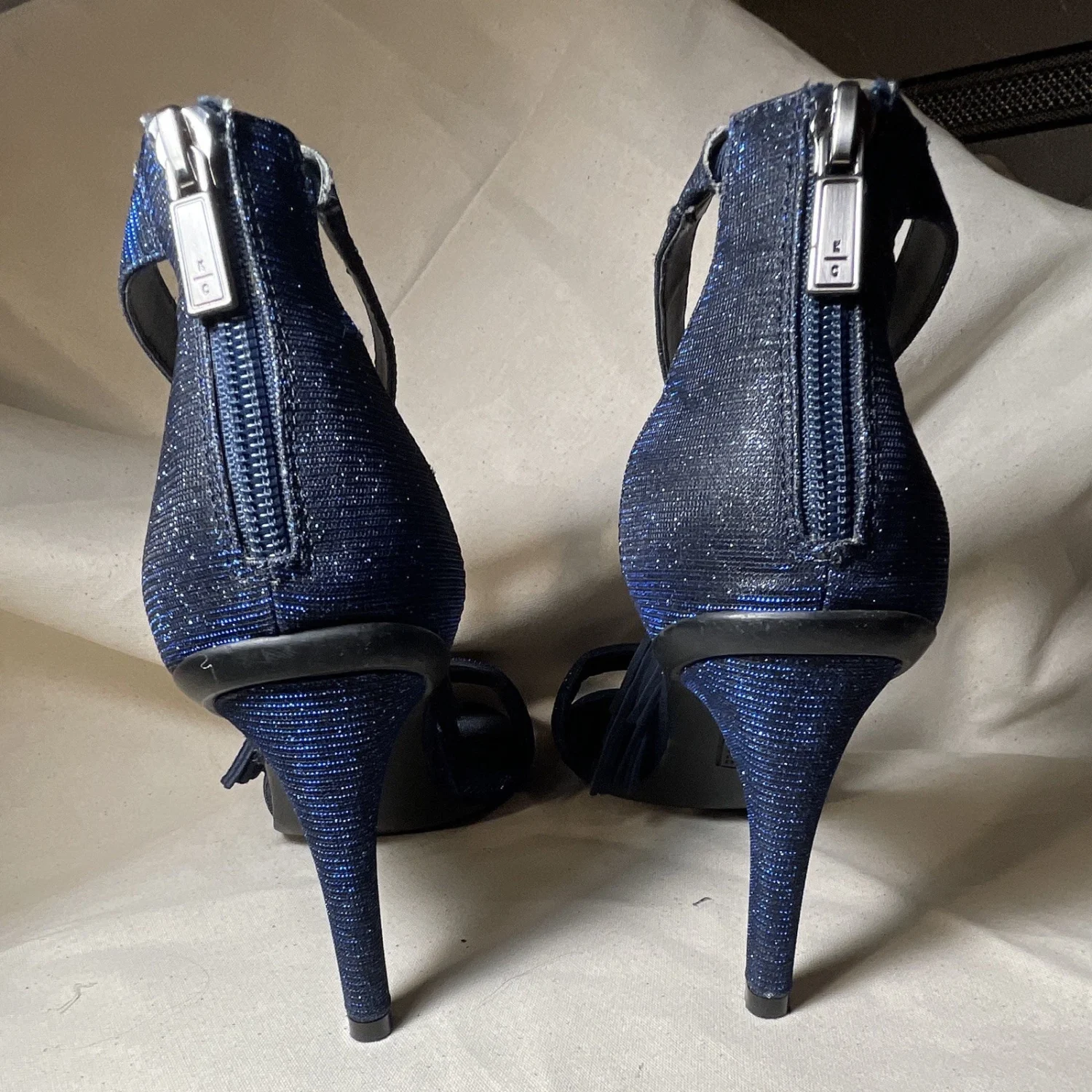 Kenneth Cole Reaction 女式海军蓝闪光绑带细高跟鞋踝带 7...-