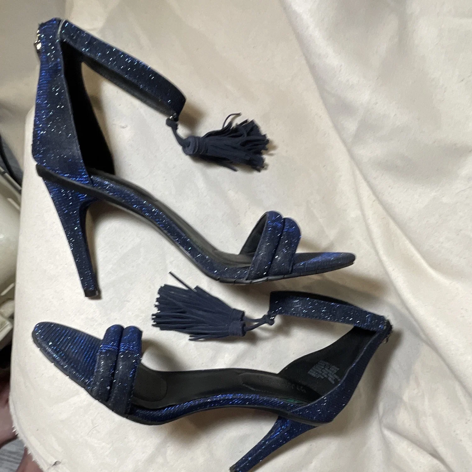Kenneth Cole Reaction 女式海军蓝闪光绑带细高跟鞋踝带 7...-