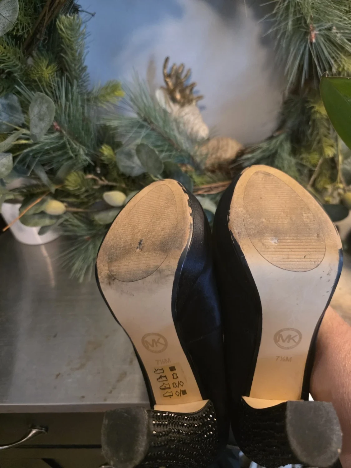 Michael Kors 黑色水钻粗跟露趾踝带皮革高跟鞋-