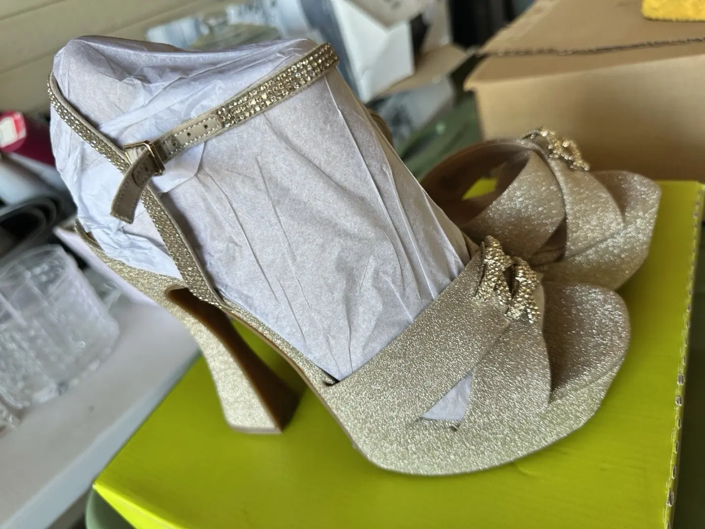 Gianni Bini 金色闪光水钻踝带露趾厚底高跟鞋-