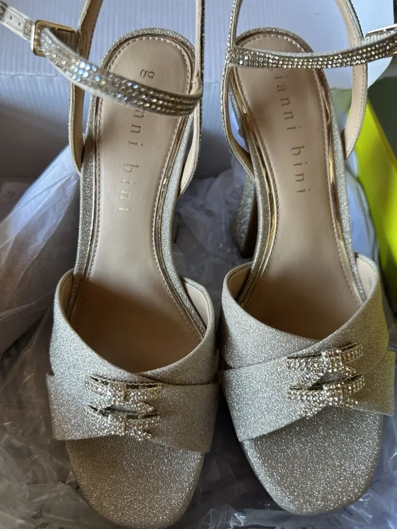 Gianni Bini 金色闪光水钻踝带露趾厚底高跟鞋-