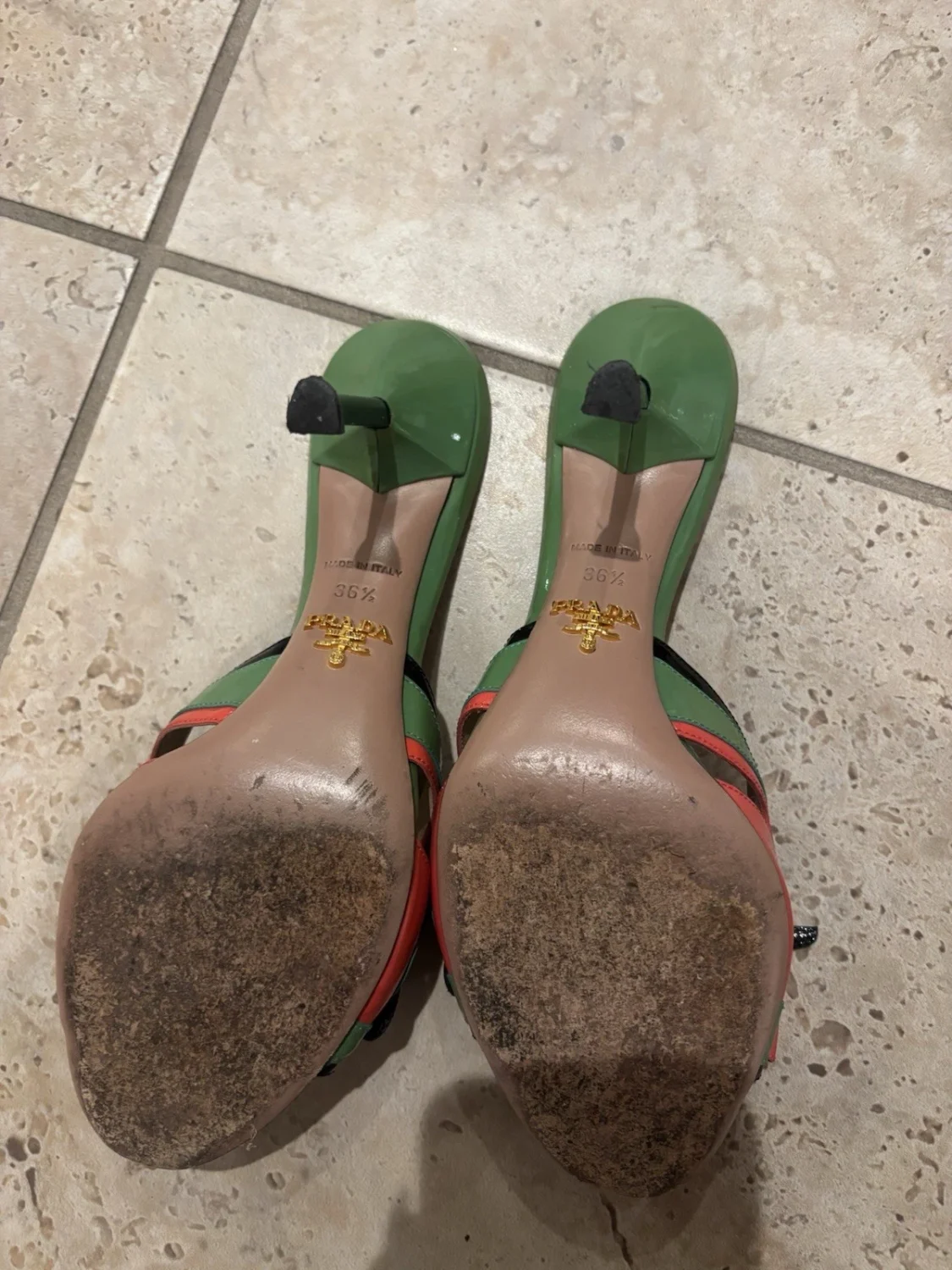 普拉达绿色红色黑色漆皮骡子细高跟鞋蝴蝶结女式 6.5 码-