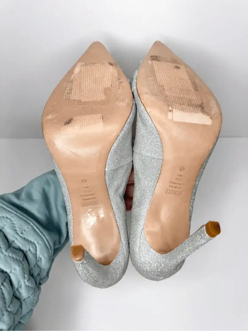 SCHUTZ 泵女式 10B 码装饰银色尖头高跟鞋-
