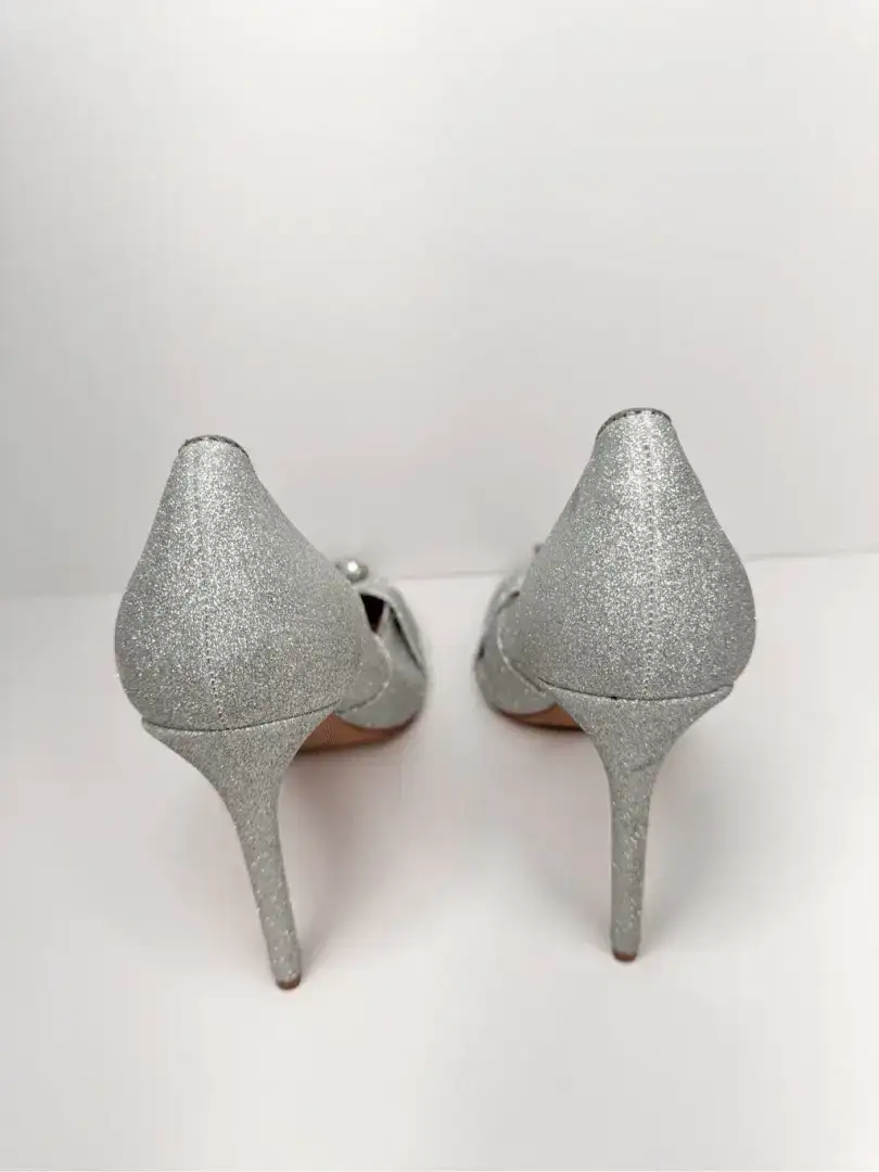 SCHUTZ 泵女式 10B 码装饰银色尖头高跟鞋-