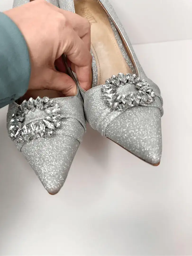 SCHUTZ 泵女式 10B 码装饰银色尖头高跟鞋-