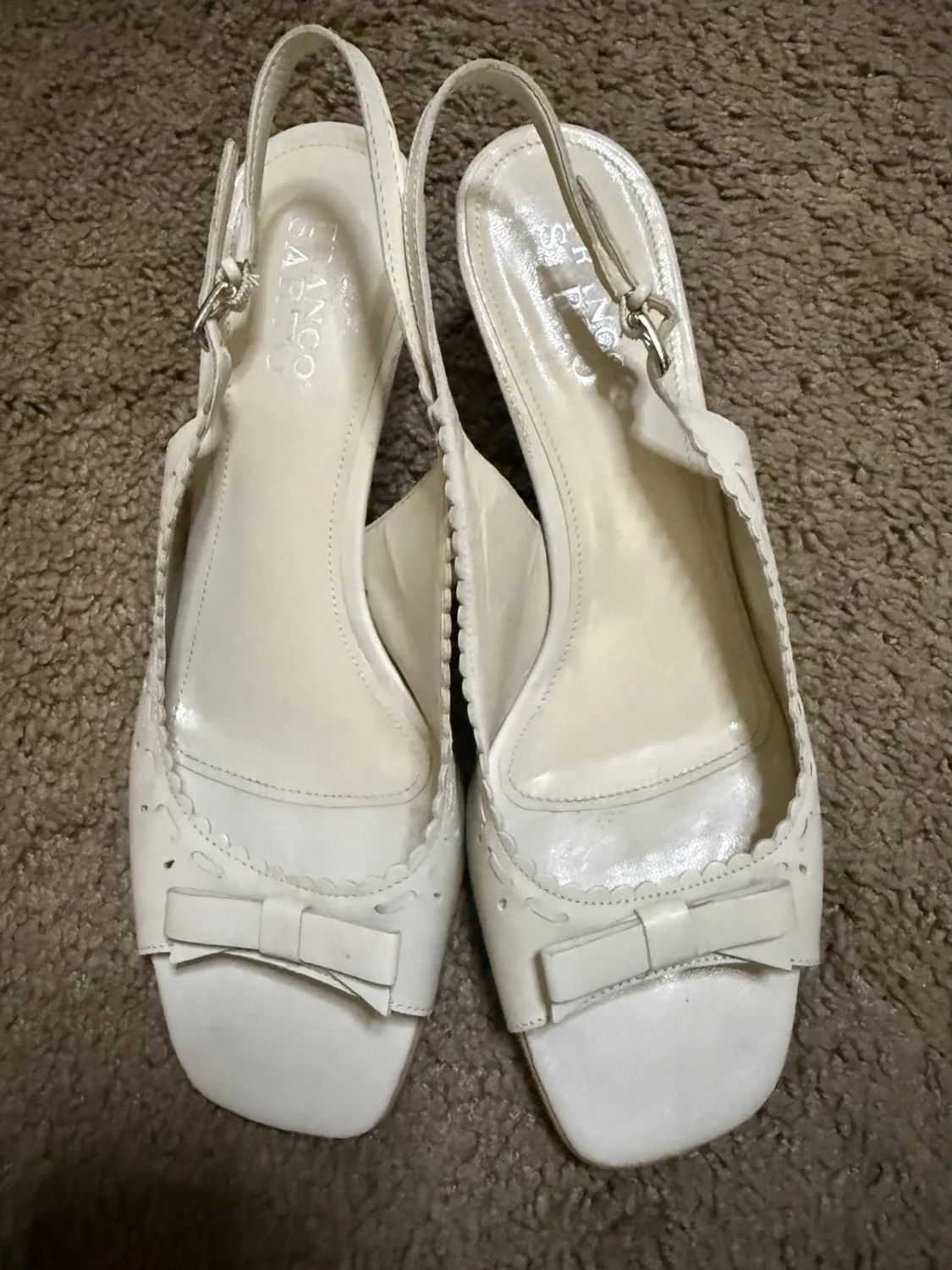 女式 Franco Sarto 白色露背皮革小猫高跟鞋 9 码-