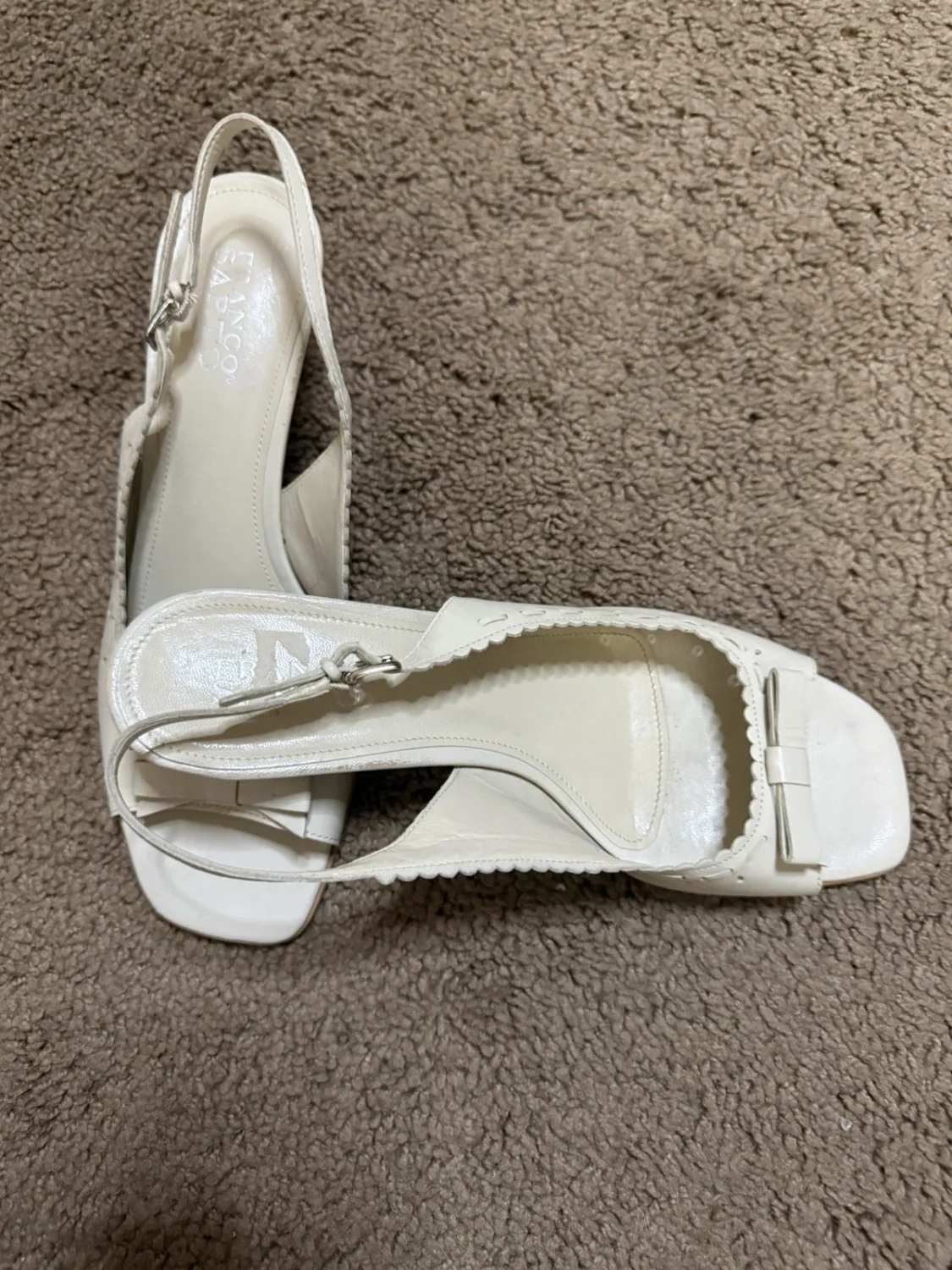 女式 Franco Sarto 白色露背皮革小猫高跟鞋 9 码-
