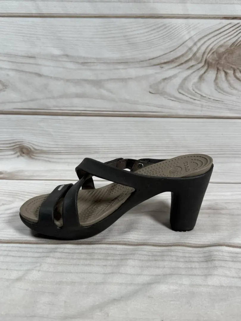 Crocs Cyprus IV 一脚蹬凉鞋高跟鞋女式 9 码棕色 14558-