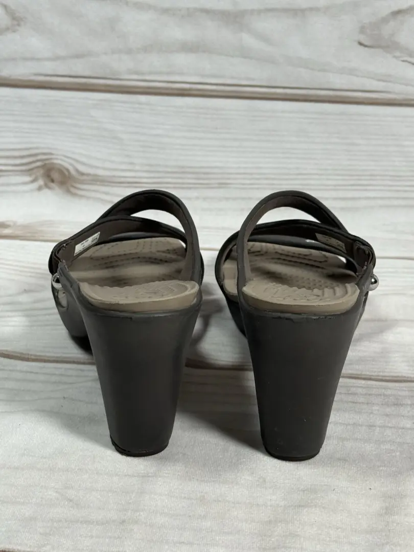 Crocs Cyprus IV 一脚蹬凉鞋高跟鞋女式 9 码棕色 14558-