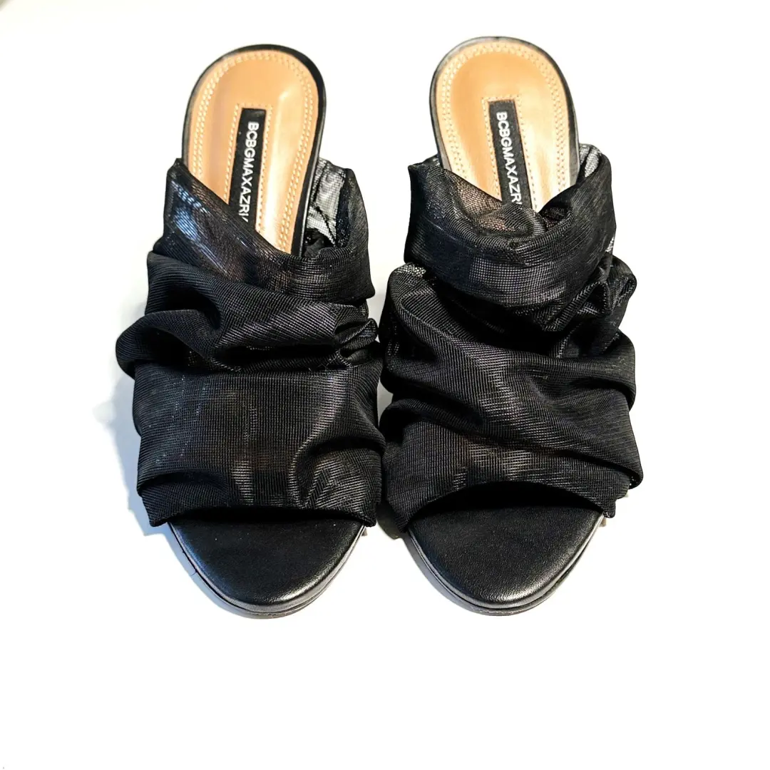 BCBGMAXAZRIA Sarani 黑色褶皱网跟骡子女式 5 码-